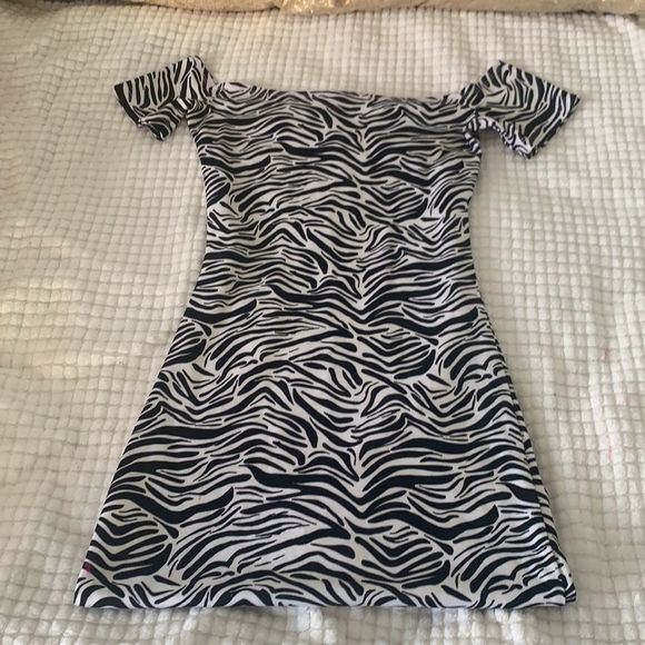 Zebra 🦓 print H&M mini dress size 4 / small - Picture 3 of 3